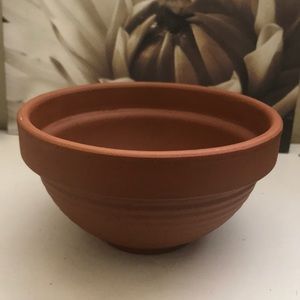 Terra cotta/clay dome planter pot